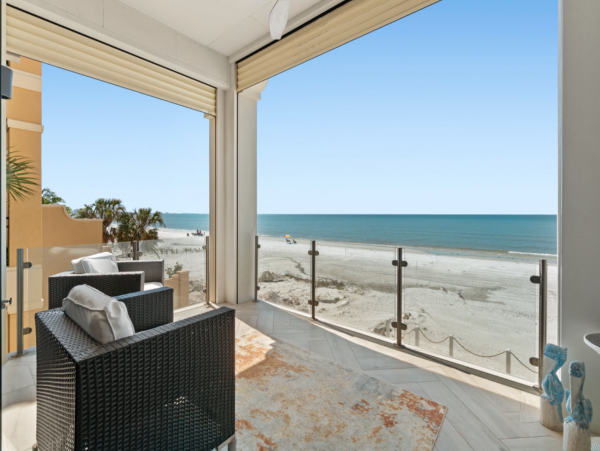 Beachfront Home in Fort Myers with Panoramic Gulf Views